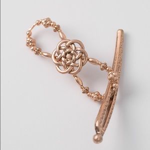 SOLD—Lilla Rose Rose Knot Flexi Hair Clip Sz XS